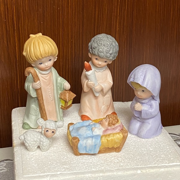 Vintage Homco 5602 porcelain Children nativity
Set - Picture 11 of 12